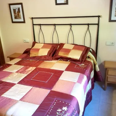 Nyaraló House With 7 Bedrooms In Casares De Arbas With Wonderful Mountain View Terrace And Wifi *